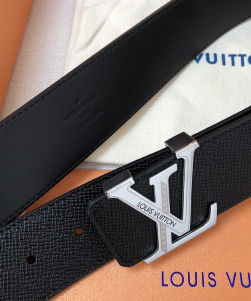 1:1 Replica Louis Vuitton Initiales Reversible LV Belt with Silver Hardware LV Women Belt LV
