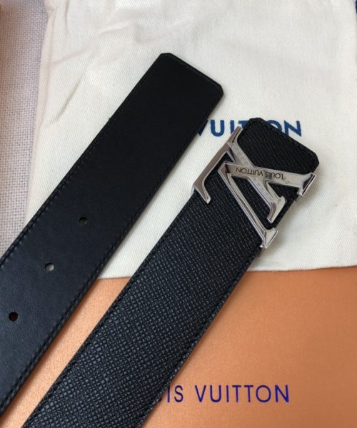 1:1 Replica Louis Vuitton Initiales Reversible LV Belt with Silver Hardware LV Women Belt LV