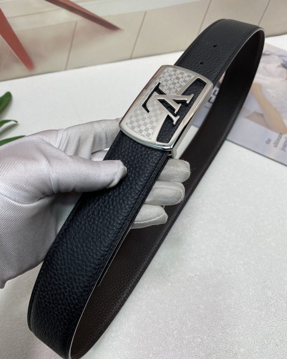 1:1 Replica Louis Vuitton Initiales Reversible LV Belt with Silver Toned Hardware LV Women Belt