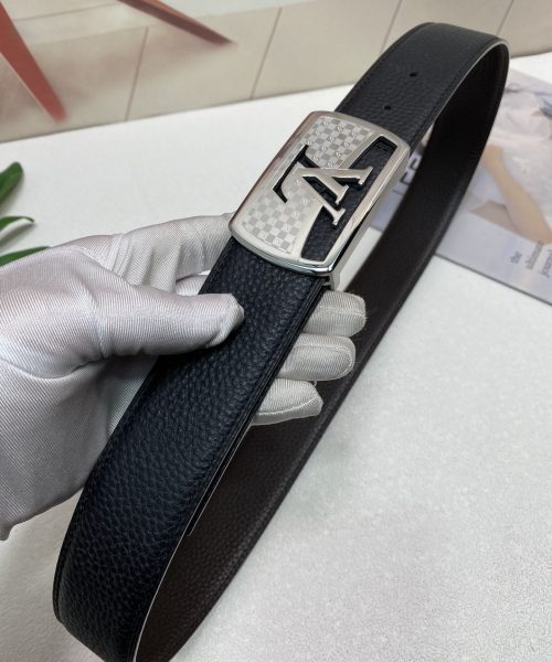 1:1 Replica Louis Vuitton Initiales Reversible LV Belt with Silver Toned Hardware LV Women Belt