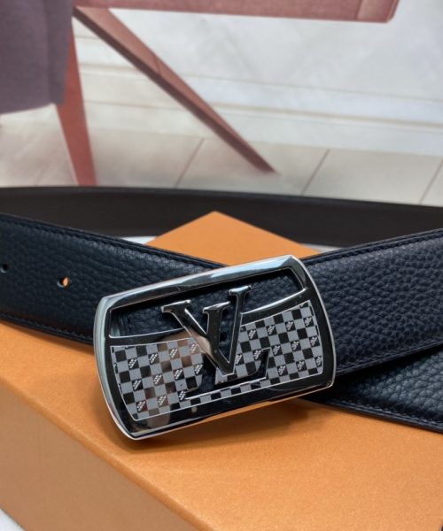 1:1 Replica Louis Vuitton Initiales Reversible LV Belt with Silver Toned Hardware LV Women Belt