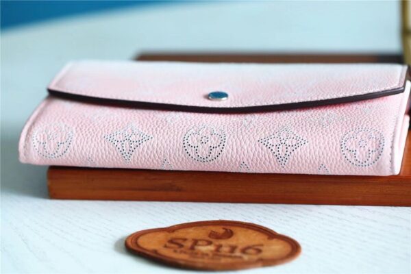Louis Vuitton Iris Wallet Mahina Pink Gradient For Women, Women's Wallets 7.5in/19cm LV