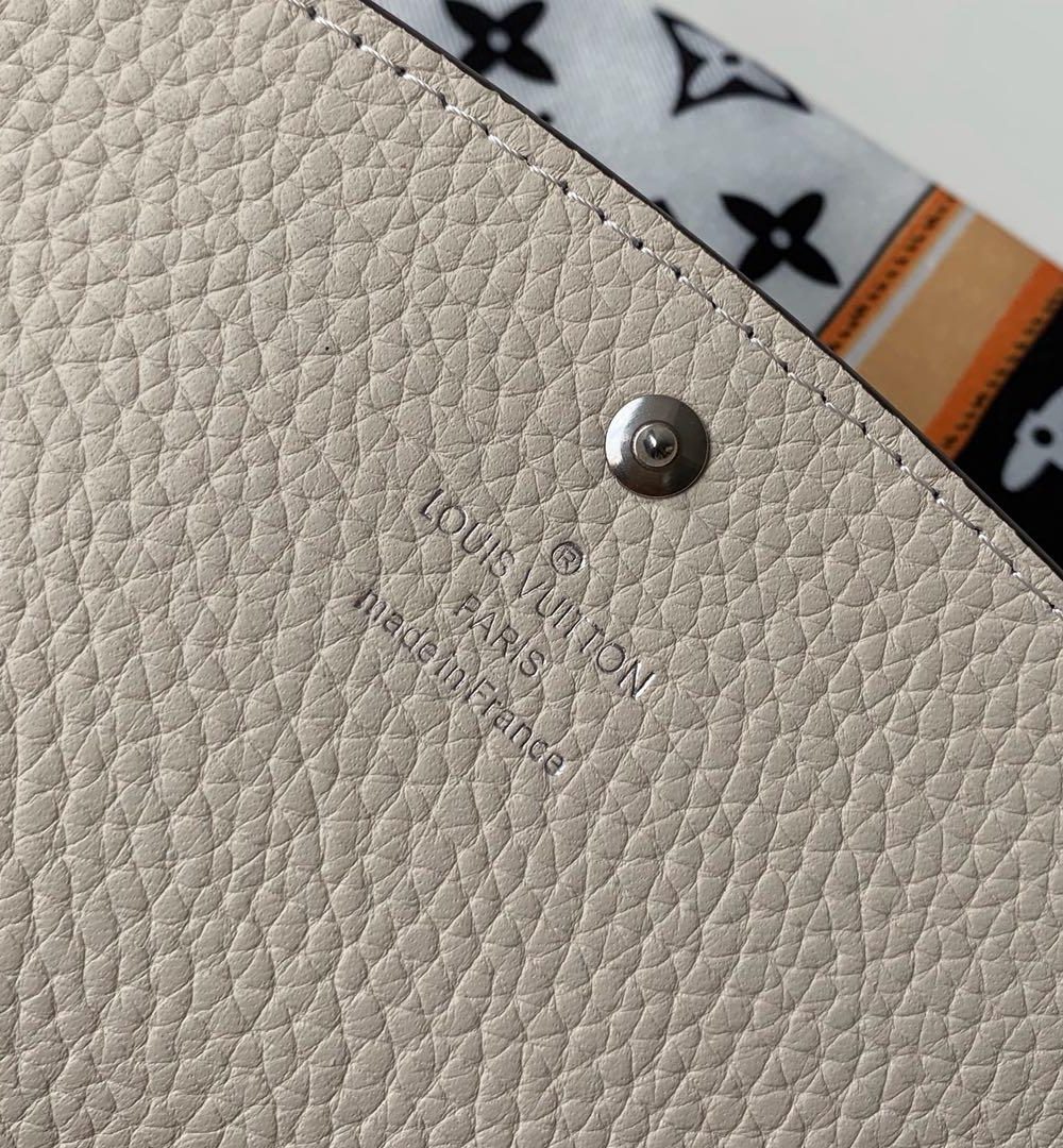 1:1 Replica Louis Vuitton Iris Wallet Monogram Canvas Greige For Women, Women's Wallet 19cm LV M60144
