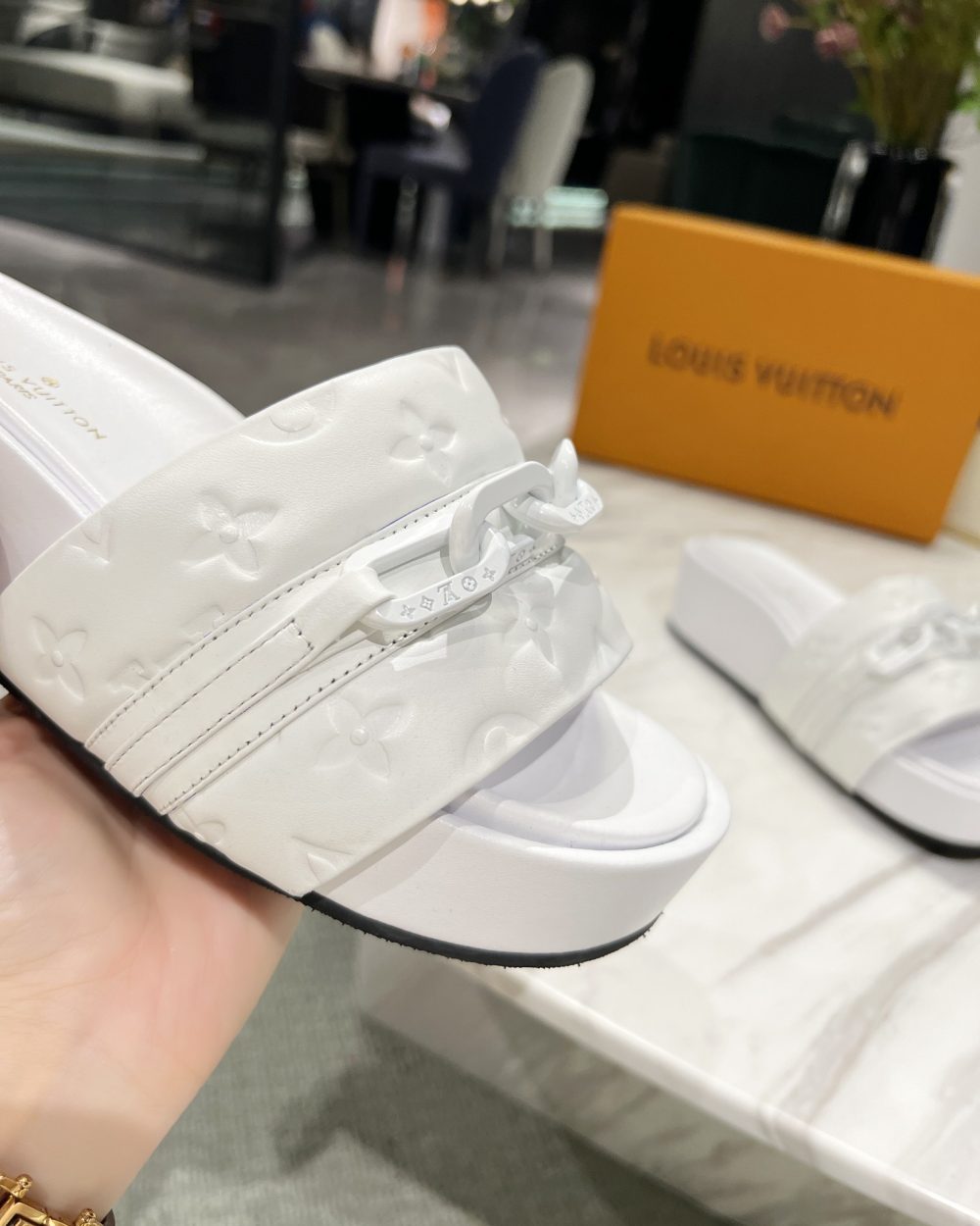 Louis Vuitton Jumbo Flatform Mule White For Women LV