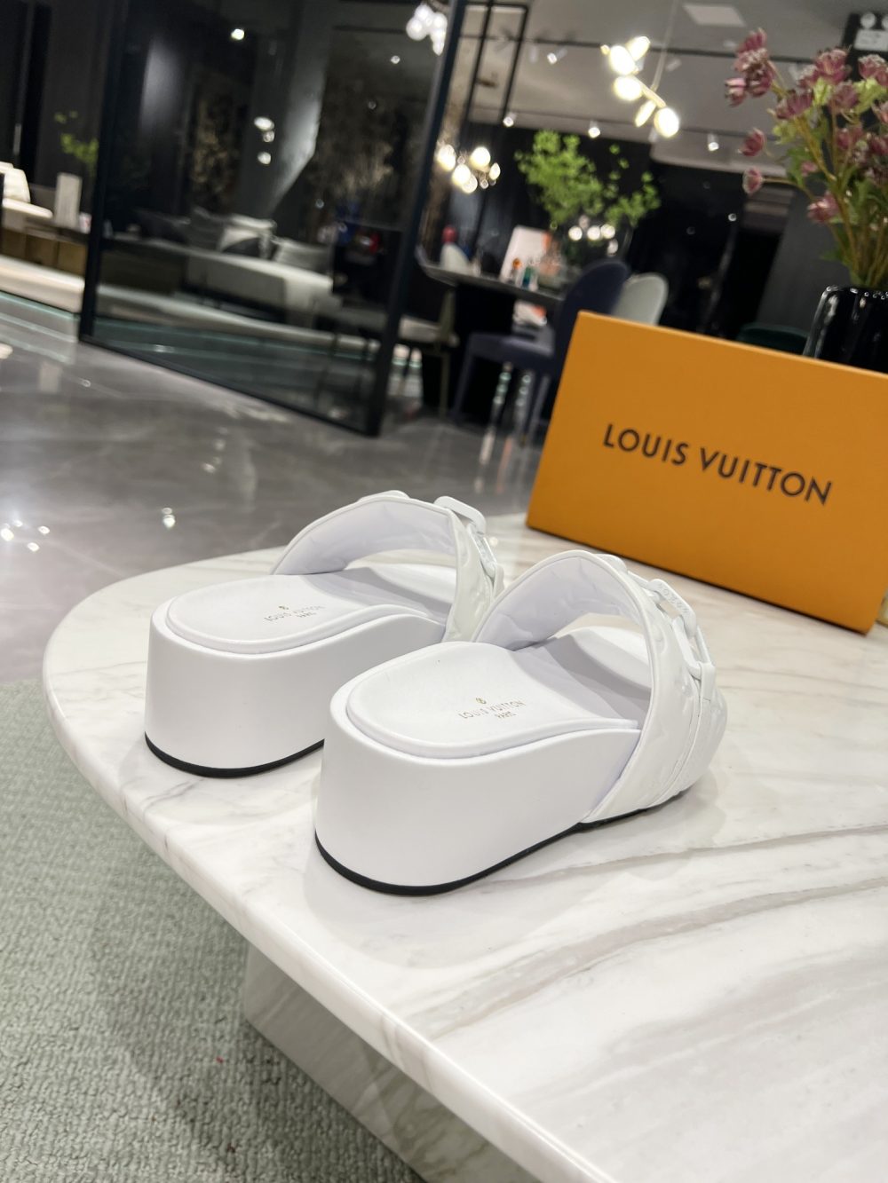 Louis Vuitton Jumbo Flatform Mule White For Women LV - Image 5