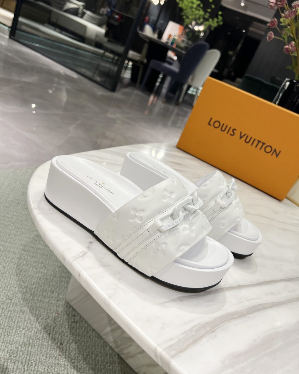 Louis Vuitton Jumbo Flatform Mule White For Women LV