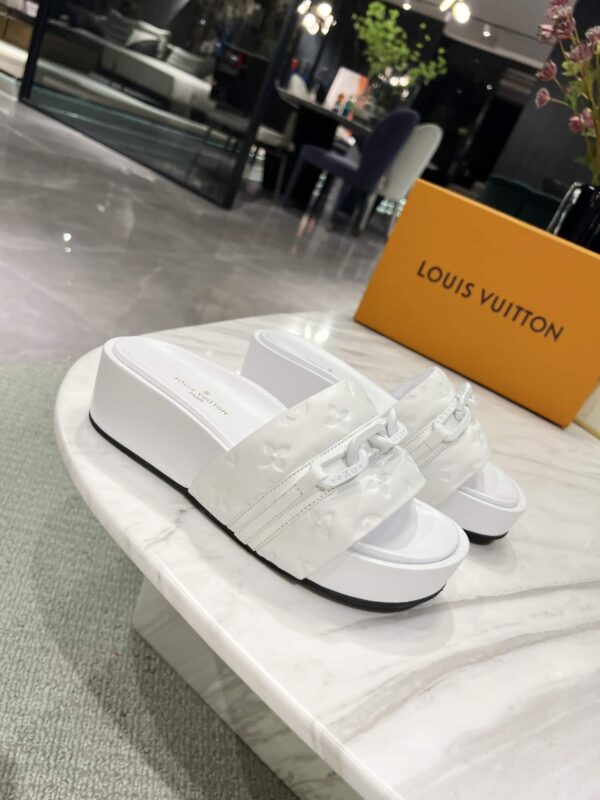 Louis Vuitton Jumbo Flatform Mule White For Women LV
