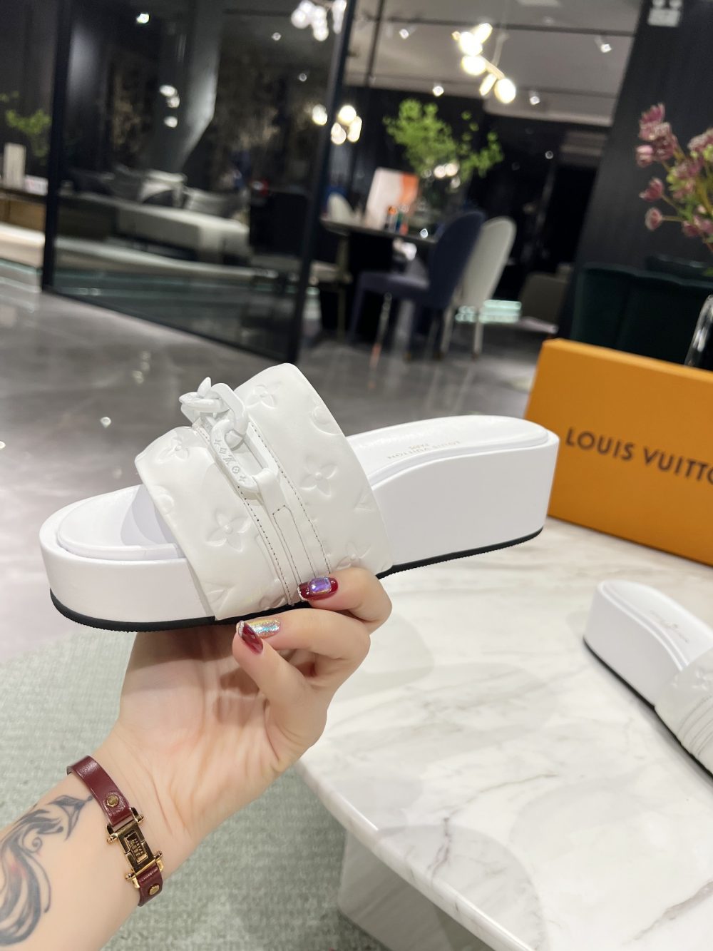 Louis Vuitton Jumbo Flatform Mule White For Women LV - Image 4