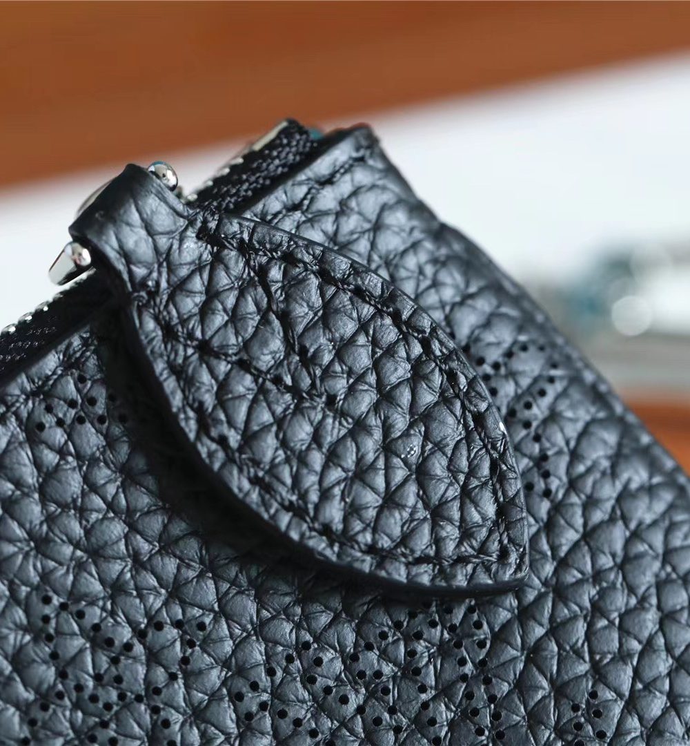 1:1 Replica Louis Vuitton Key Pouch Mahina Black For Women, Women's Wallets 5.1in/13cm LV