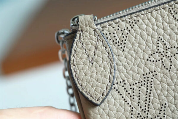 Louis Vuitton Key Pouch Mahina Grey For Women, Women's Wallets 5.1in/13cm LV