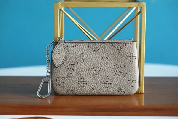 Louis Vuitton Key Pouch Mahina Grey For Women, Women's Wallets 5.1in/13cm LV