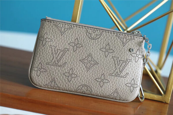 Louis Vuitton Key Pouch Mahina Grey For Women, Women's Wallets 5.1in/13cm LV