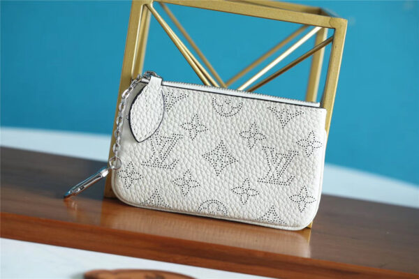 Louis Vuitton Key Pouch Mahina White For Women, Women's Wallets 5.1in/13cm LV