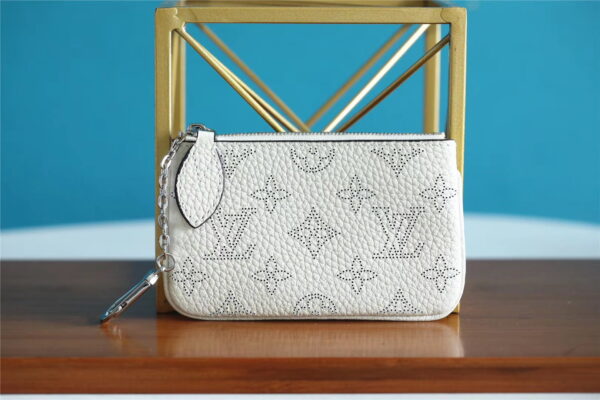 Louis Vuitton Key Pouch Mahina White For Women, Women's Wallets 5.1in/13cm LV