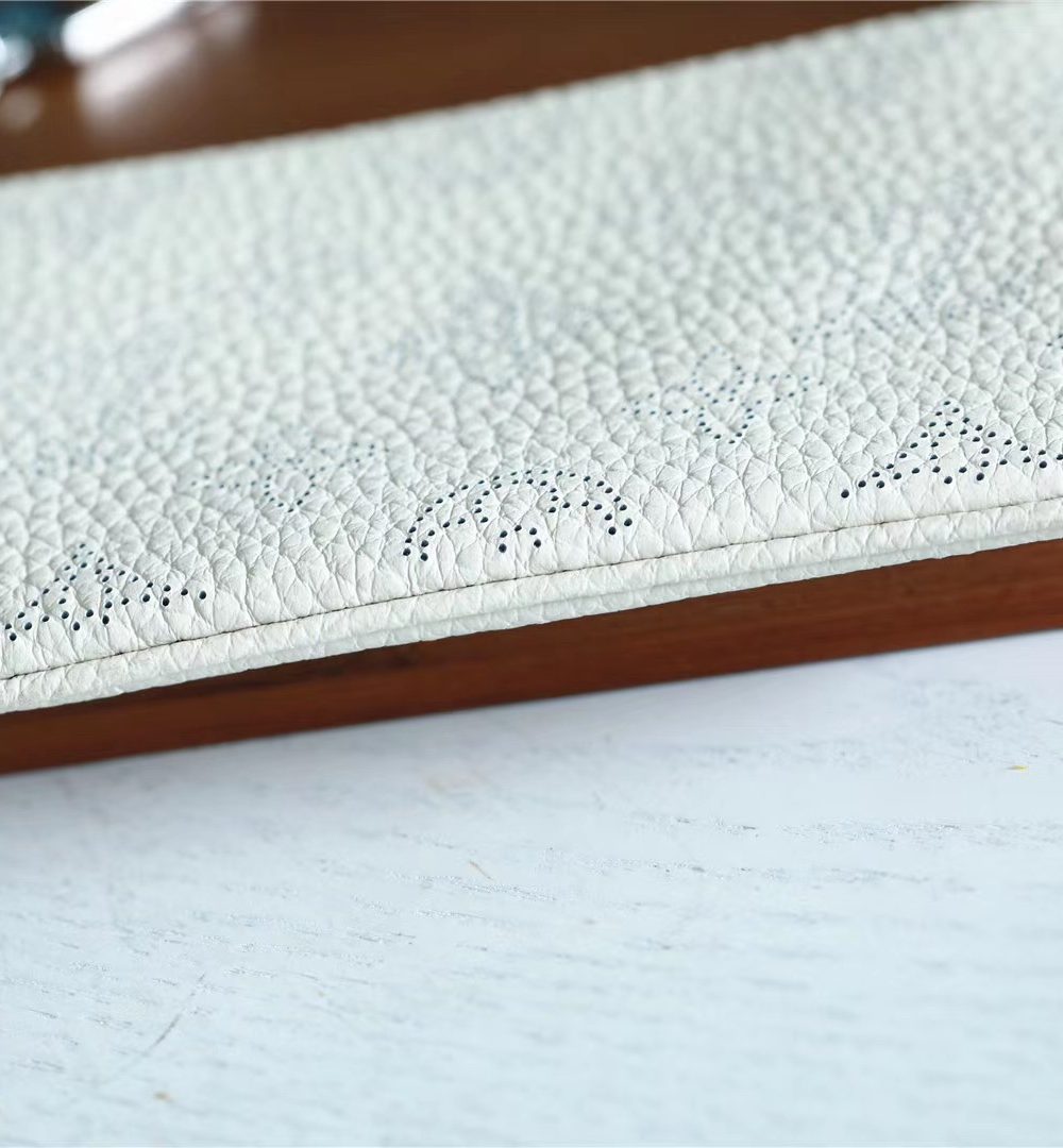 1:1 Replica Louis Vuitton Key Pouch Mahina White For Women, Women's Wallets 5.1in/13cm LV