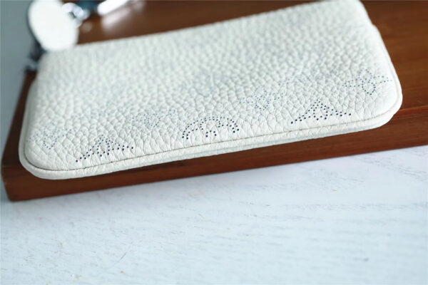Louis Vuitton Key Pouch Mahina White For Women, Women's Wallets 5.1in/13cm LV