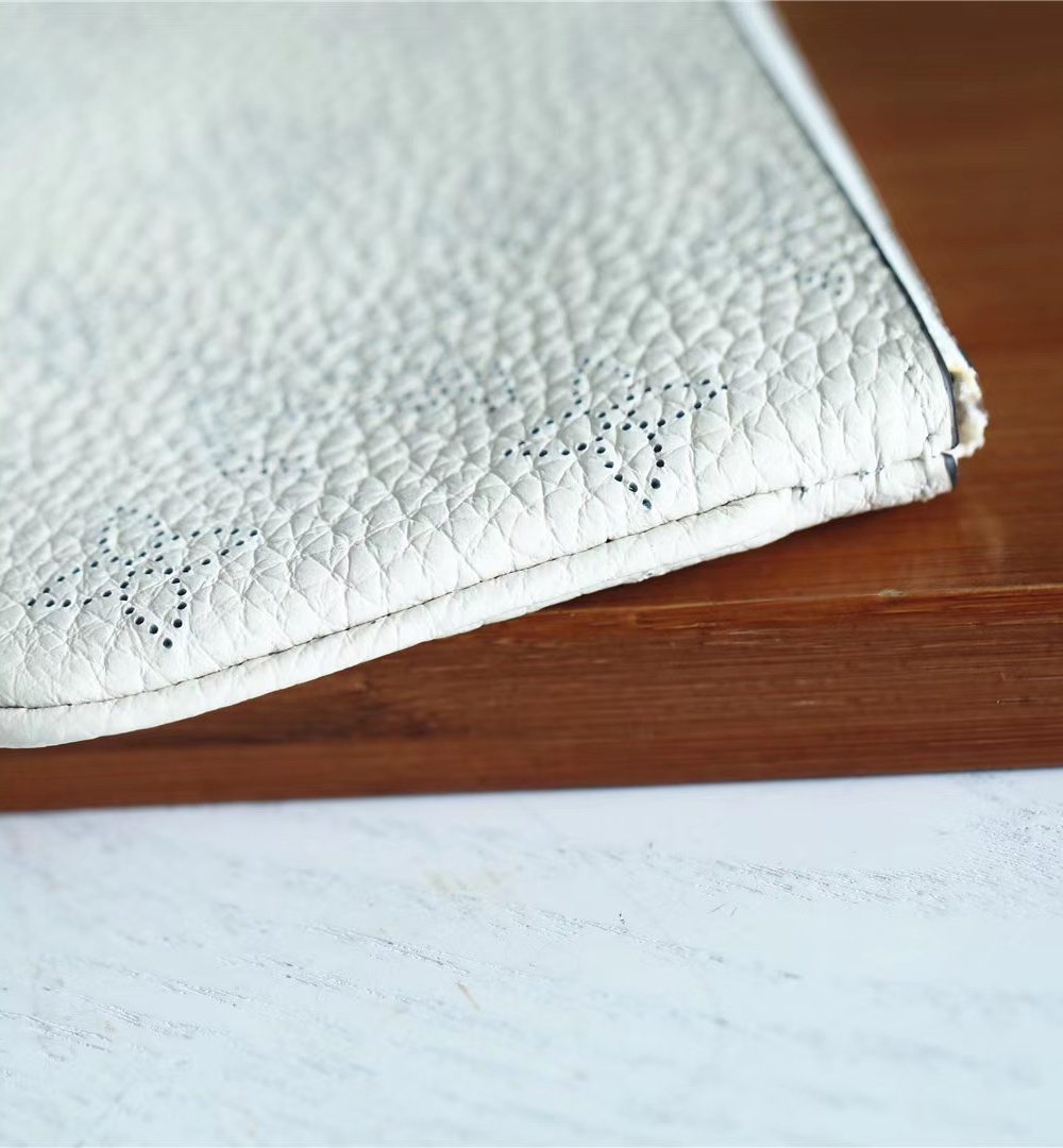 1:1 Replica Louis Vuitton Key Pouch Mahina White For Women, Women's Wallets 5.1in/13cm LV