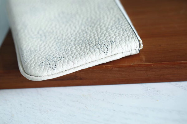 Louis Vuitton Key Pouch Mahina White For Women, Women's Wallets 5.1in/13cm LV