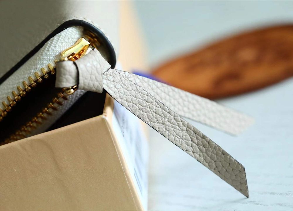 1:1 Replica Louis Vuitton Lockme Zippy Coin Purse For Women, Women's Wallets 4.3in/11cm LV