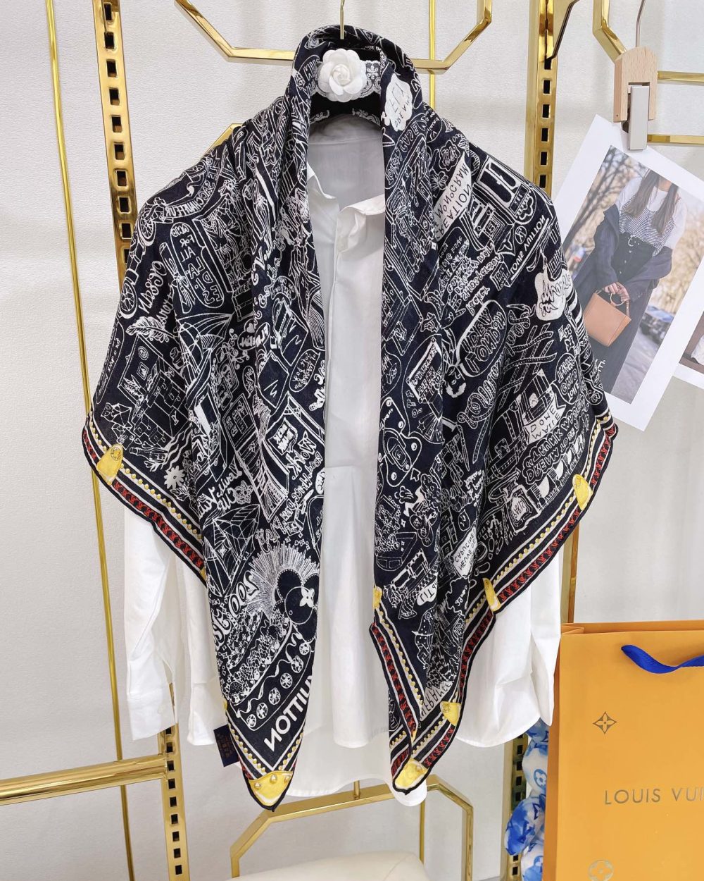 Louis Vuitton Louis in a Comic Shawl Black 117cm/46in M76958