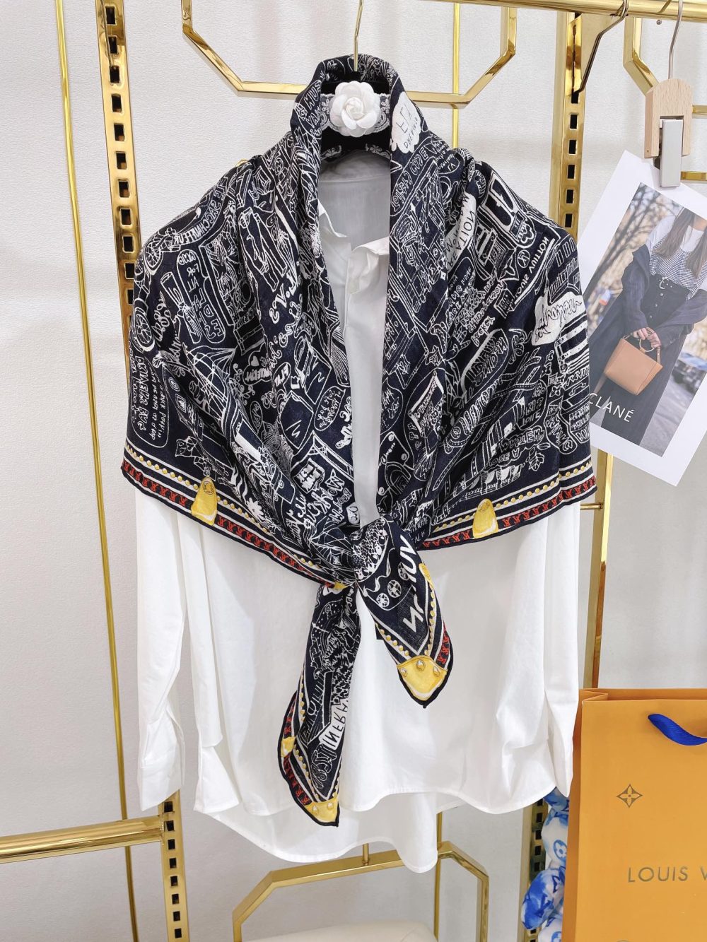 Louis Vuitton Louis in a Comic Shawl Black 117cm/46in M76958 - Image 5