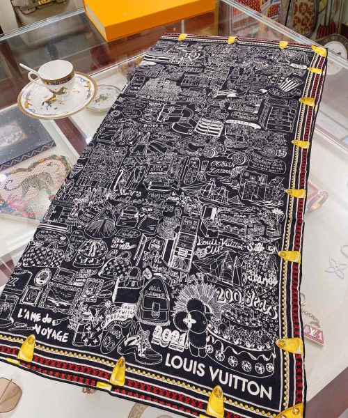 Louis Vuitton Louis in a Comic Shawl Black 117cm/46in M76958