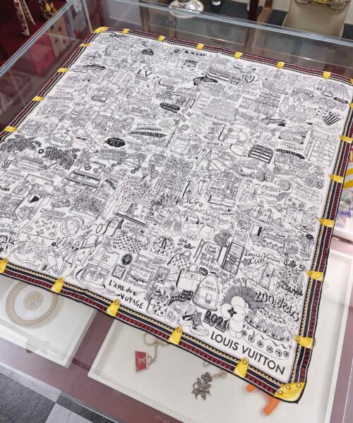 Louis Vuitton Louis in a Comic Shawl White 117cm/46in
