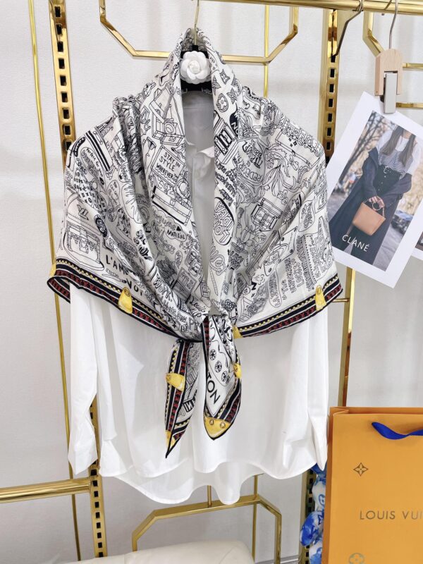 Louis Vuitton Louis in a Comic Shawl White 117cm/46in