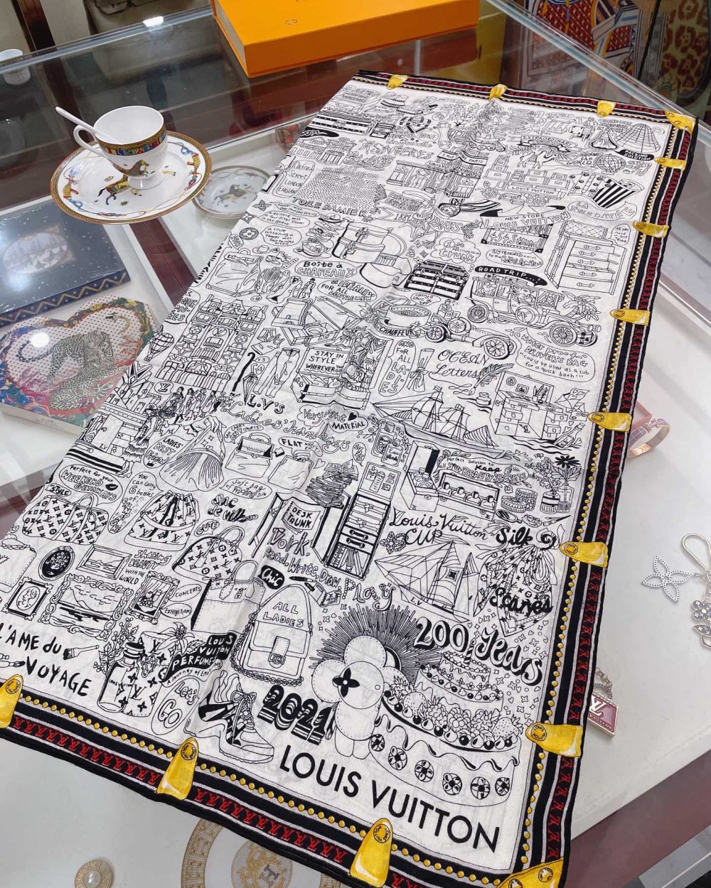 Louis Vuitton Louis in a Comic Shawl White 117cm/46in