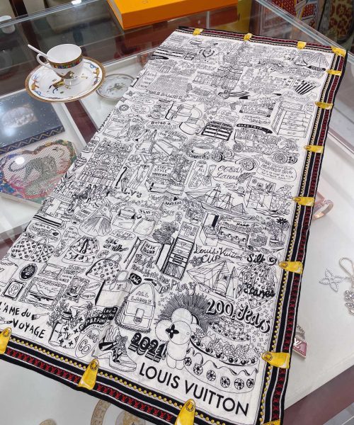 Louis Vuitton Louis in a Comic Shawl White 117cm/46in
