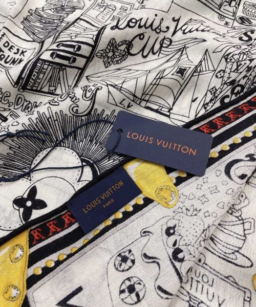 Louis Vuitton Louis in a Comic Shawl White 117cm/46in