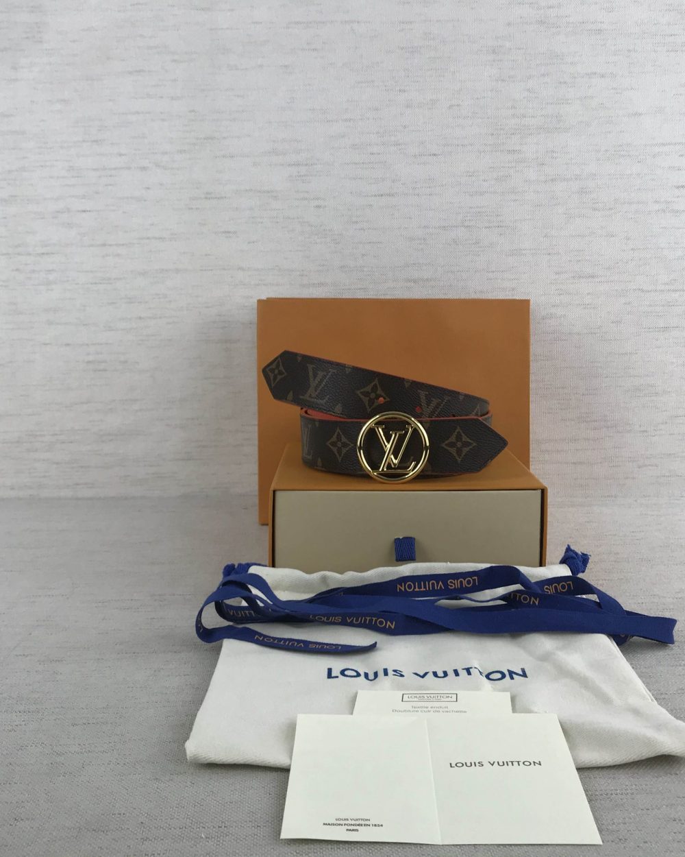 1:1 Replica Louis Vuitton LV Circle Reversible Monogram Canvas, LV Women Belt M9936V