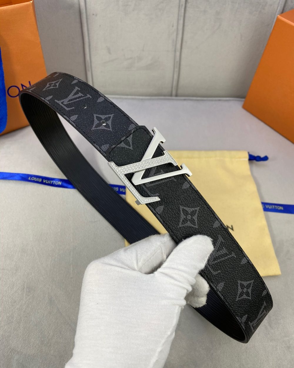 1:1 Replica Louis Vuitton LV Diamond Reversible Belt Monogram Eclipse, LV Women Belt M0366V