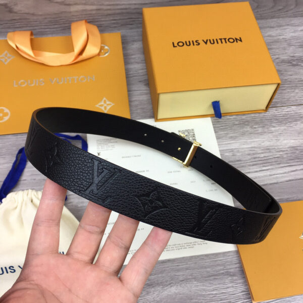 1:1 Replica Louis Vuitton LV Iconic Reversible Belt Taurillon Monogram Gold Toned Hardware LV Women Belt