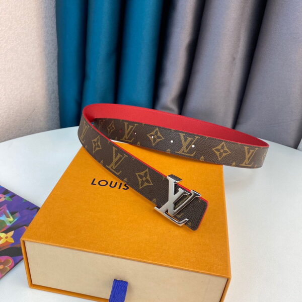 1:1 Replica Louis Vuitton LV Initiales Belt Red