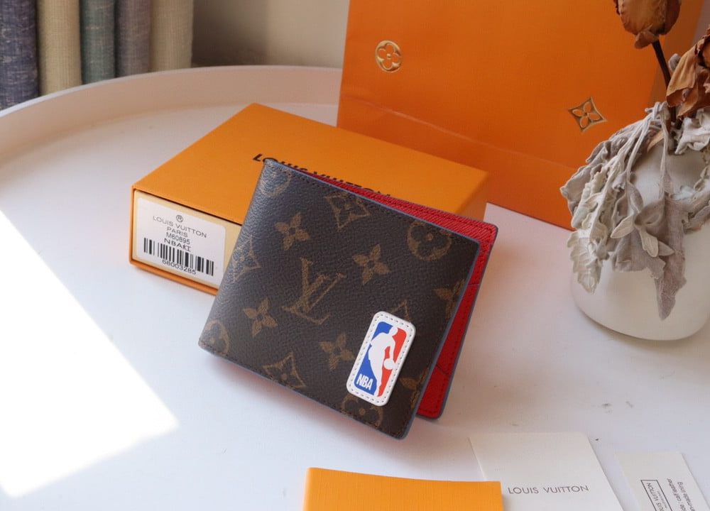1:1 Replica Louis Vuitton LV X NBA Multiple Wallet Monogram Canvas For Men, Men's Wallet 12cm LV M80105