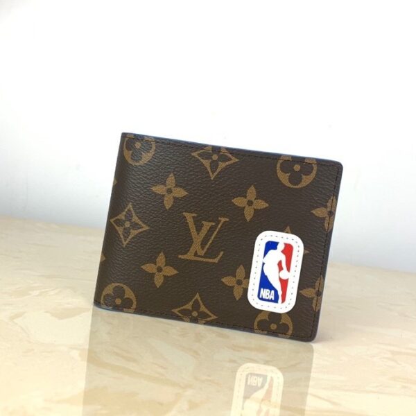 Louis Vuitton LV x NBA Multiple Wallet Monogram Canvas For Men, Men's Wallet 4.5in/11.5cm LV M80105