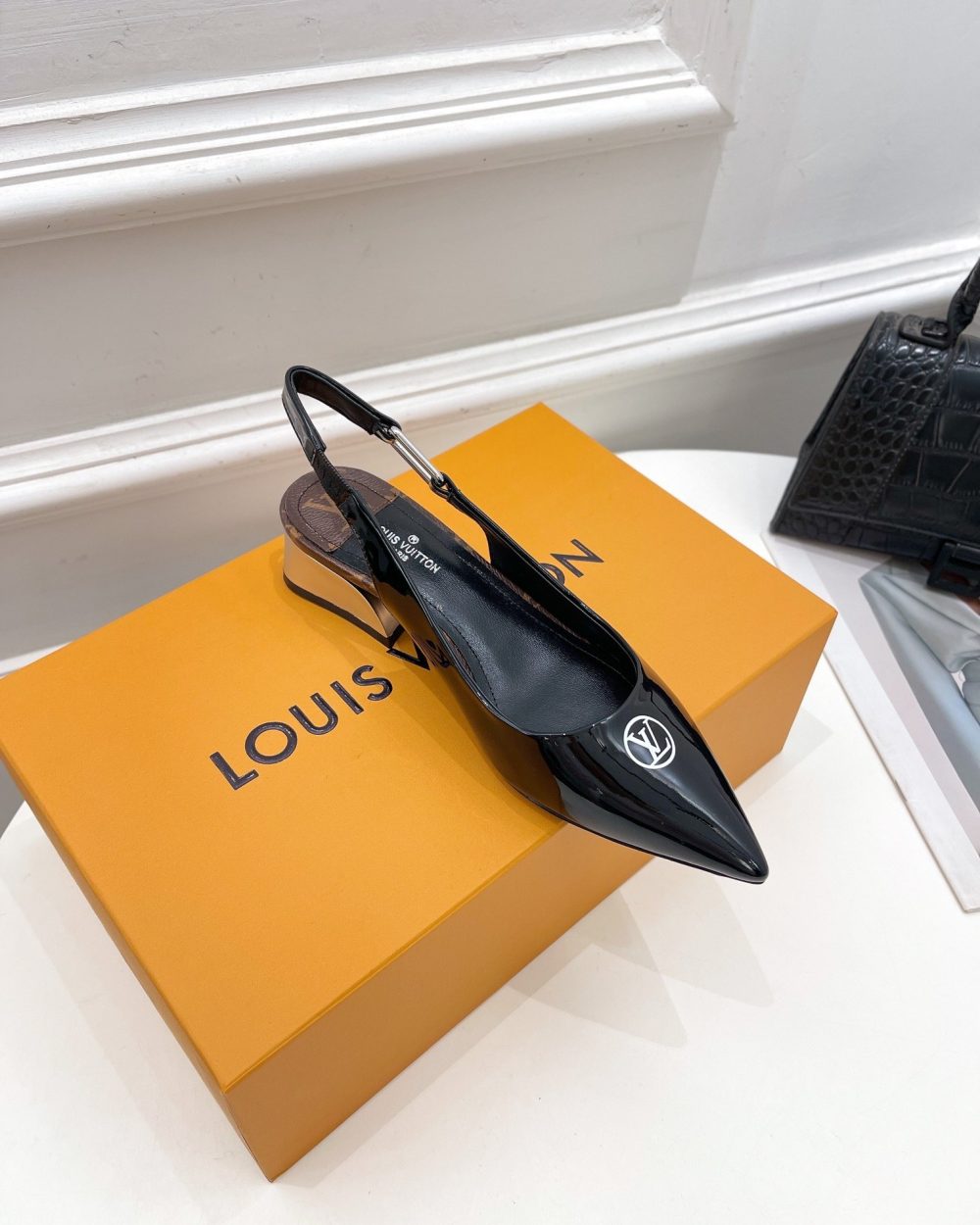 Louis Vuitton Magnetic Slingback Pump Black For Women LV 1A9O7U