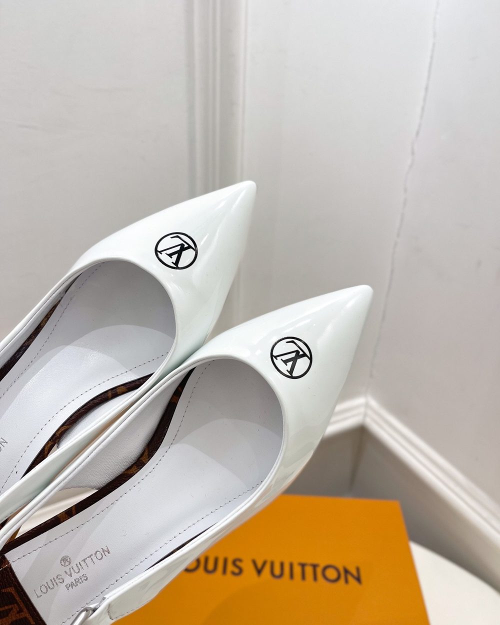 Louis Vuitton Magnetic Slingback Pump White For Women LV