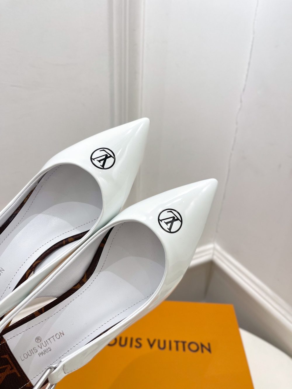 Louis Vuitton Magnetic Slingback Pump White For Women LV - Image 4