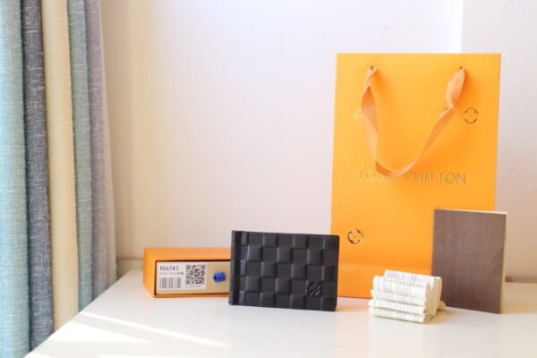 Louis Vuitton Marco Wallet Damier Inifini For Men, Men's Wallet 4.5in/11.5cm LV