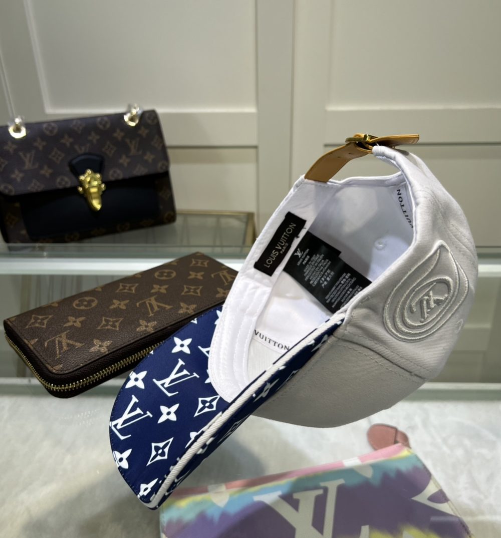 Louis Vuitton Match Cap White/Blue LV Cap M77741