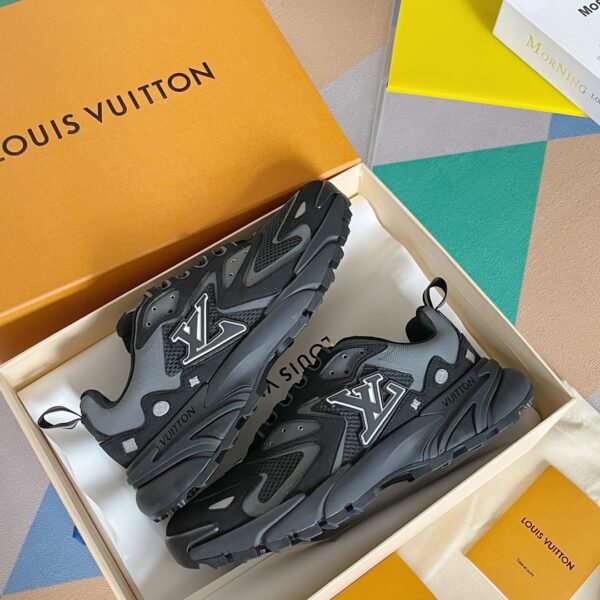 Louis Vuitton Men's LV Runner Tatic Sneaker Black For Men LV 1A9UNT