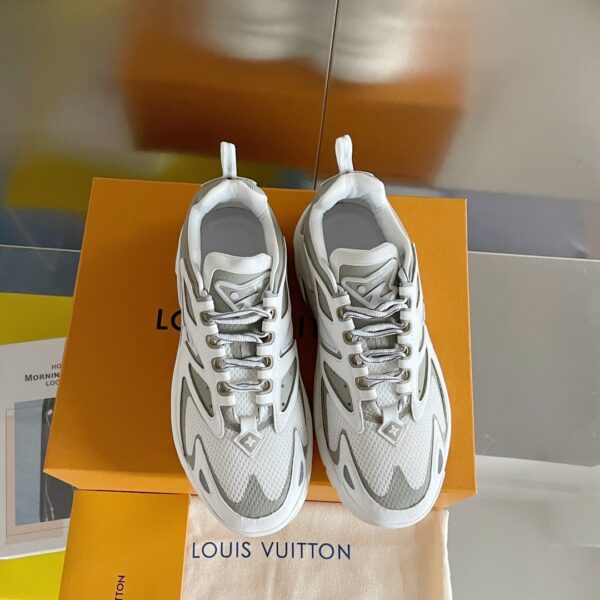 Louis Vuitton Men's LV Runner Tatic Sneaker White For Men LV 1A9TUZ
