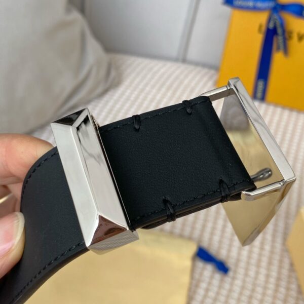 1:1 Replica Louis Vuitton Metropole LV Belt Black LV Women Belt