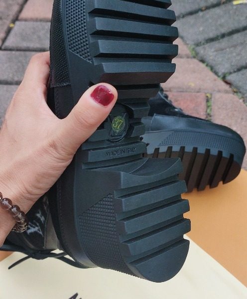 Louis Vuitton Metropolis Flat Ranger Monogram Denim Black For Women LV 1A9RPZ