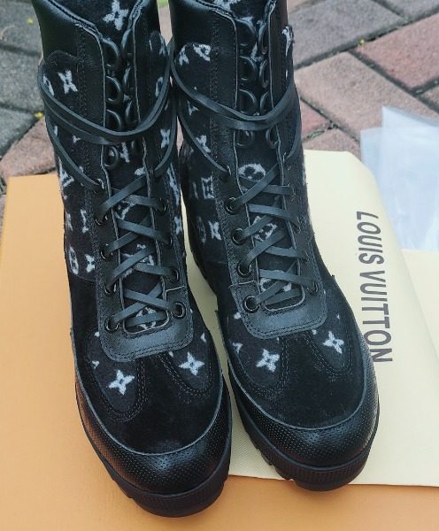 Louis Vuitton Metropolis Flat Ranger Monogram Denim Black For Women LV 1A9RPZ