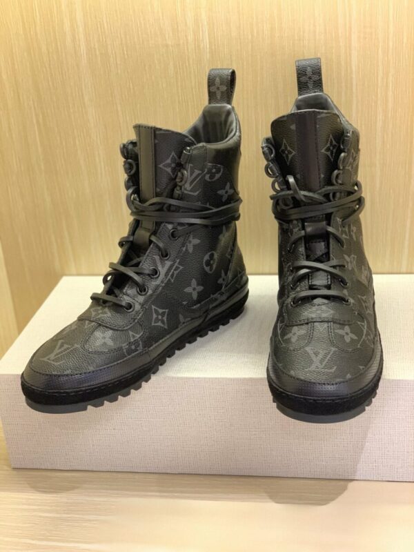 Louis Vuitton Metropolis Flat Ranger Monogram Denim Black For Women LV