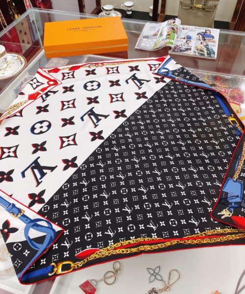 Louis Vuitton Monogram Pattern Black and White Square Scarf 90cm/35in 