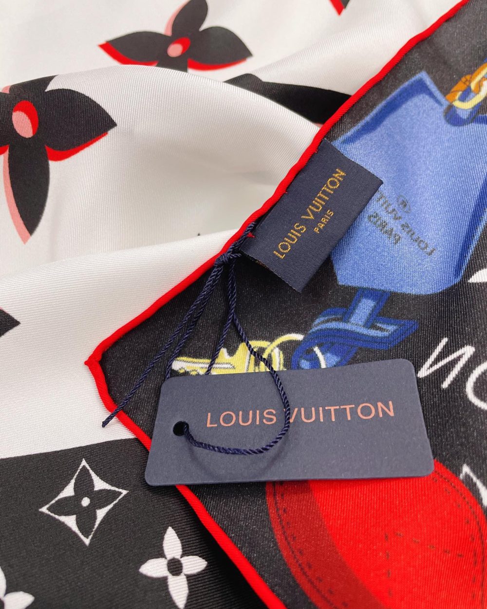 Louis Vuitton Monogram Pattern Black and White Square Scarf 90cm/35in 